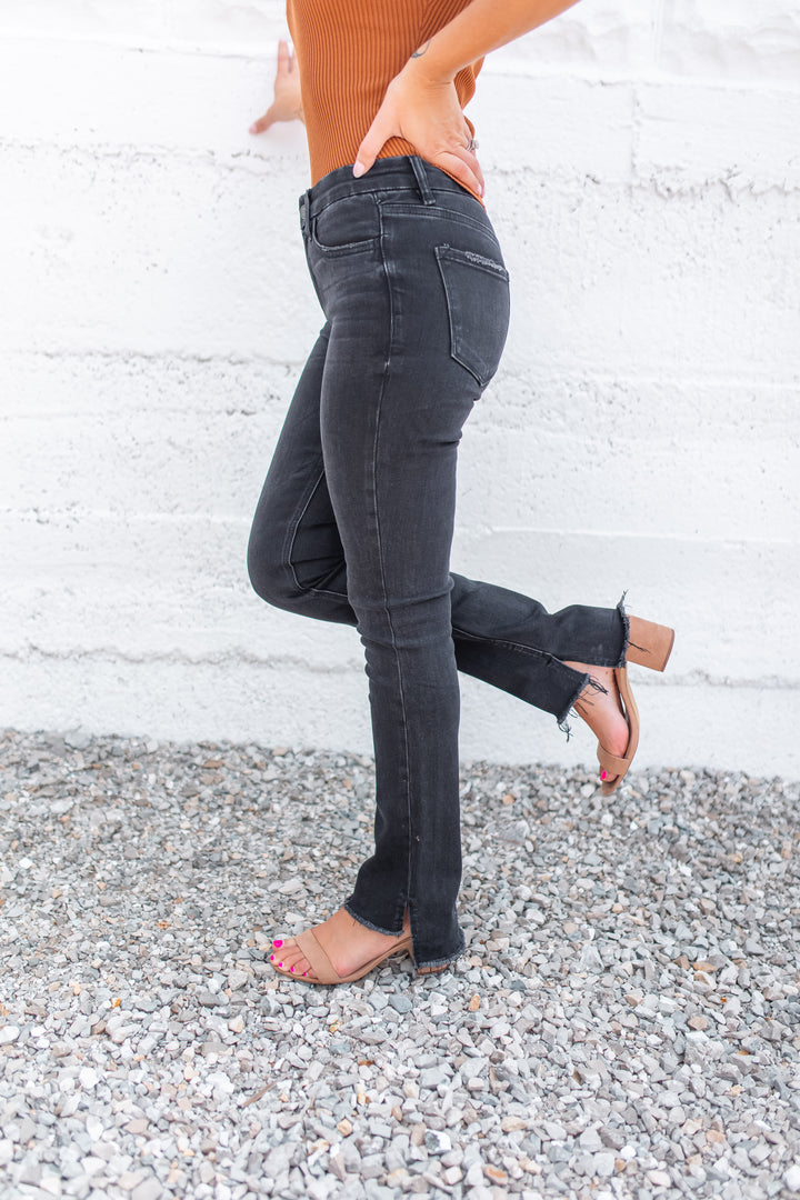 The Well Intentions Straight Jeans - Black