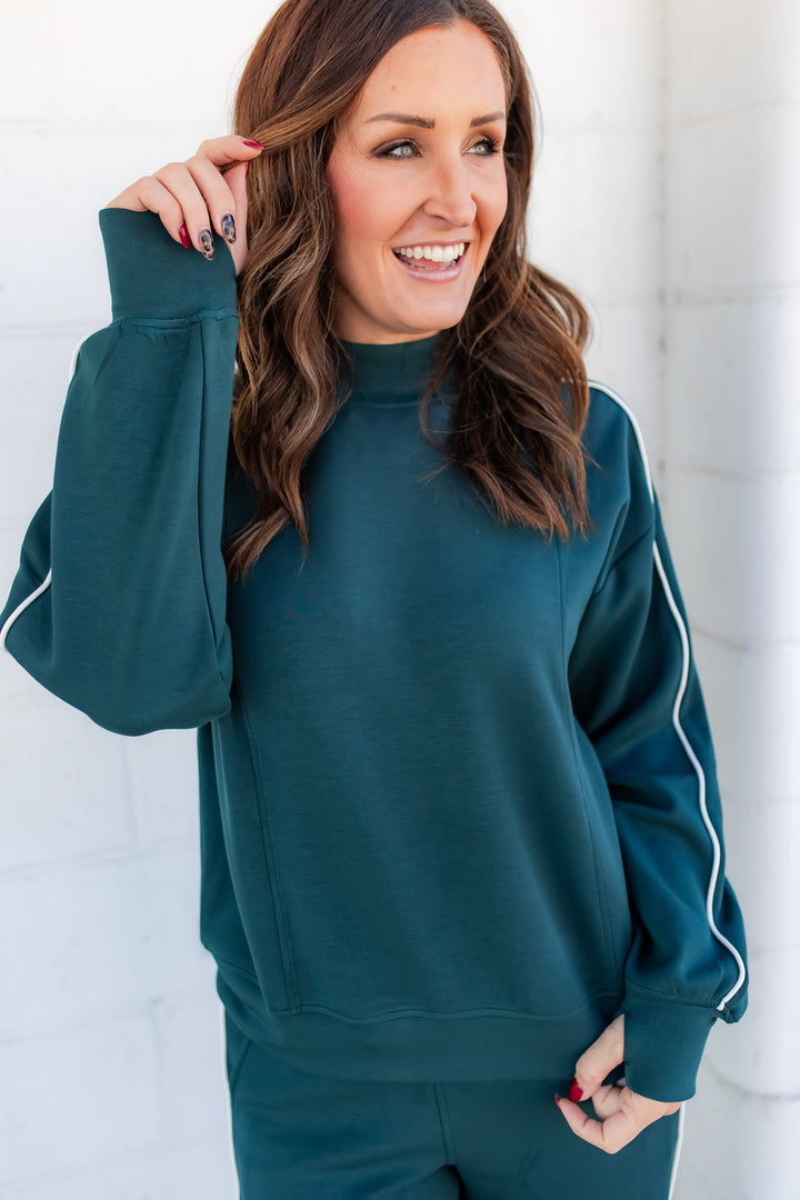 The Sundown Scuba Piping Pullover
