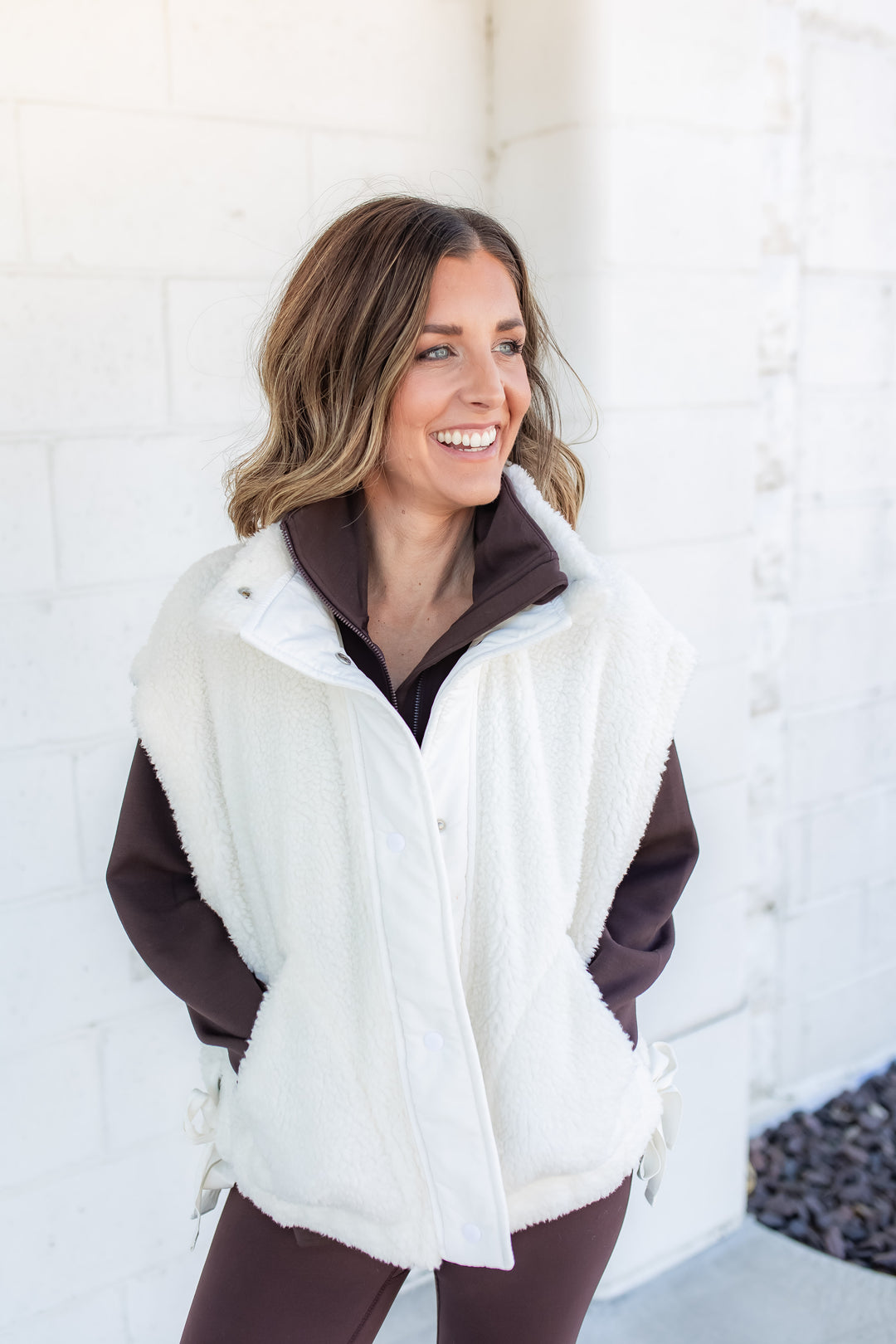 The Snowfall Sherpa Vest - White