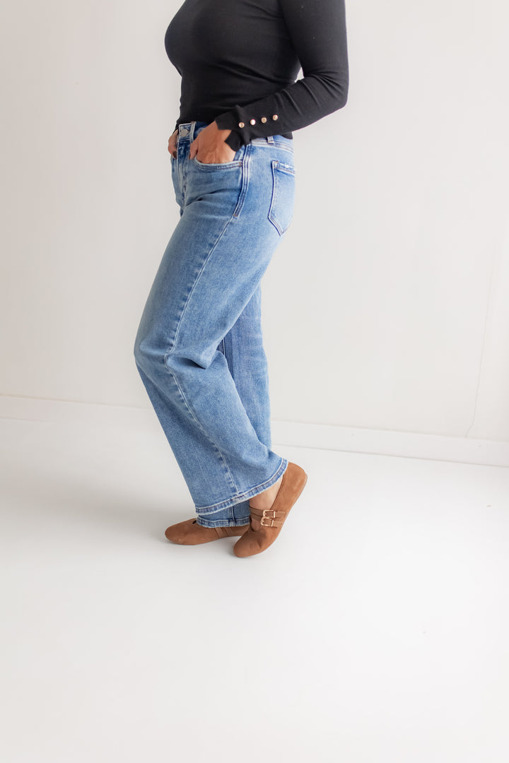 The Off-Duty Wide Leg Jeans