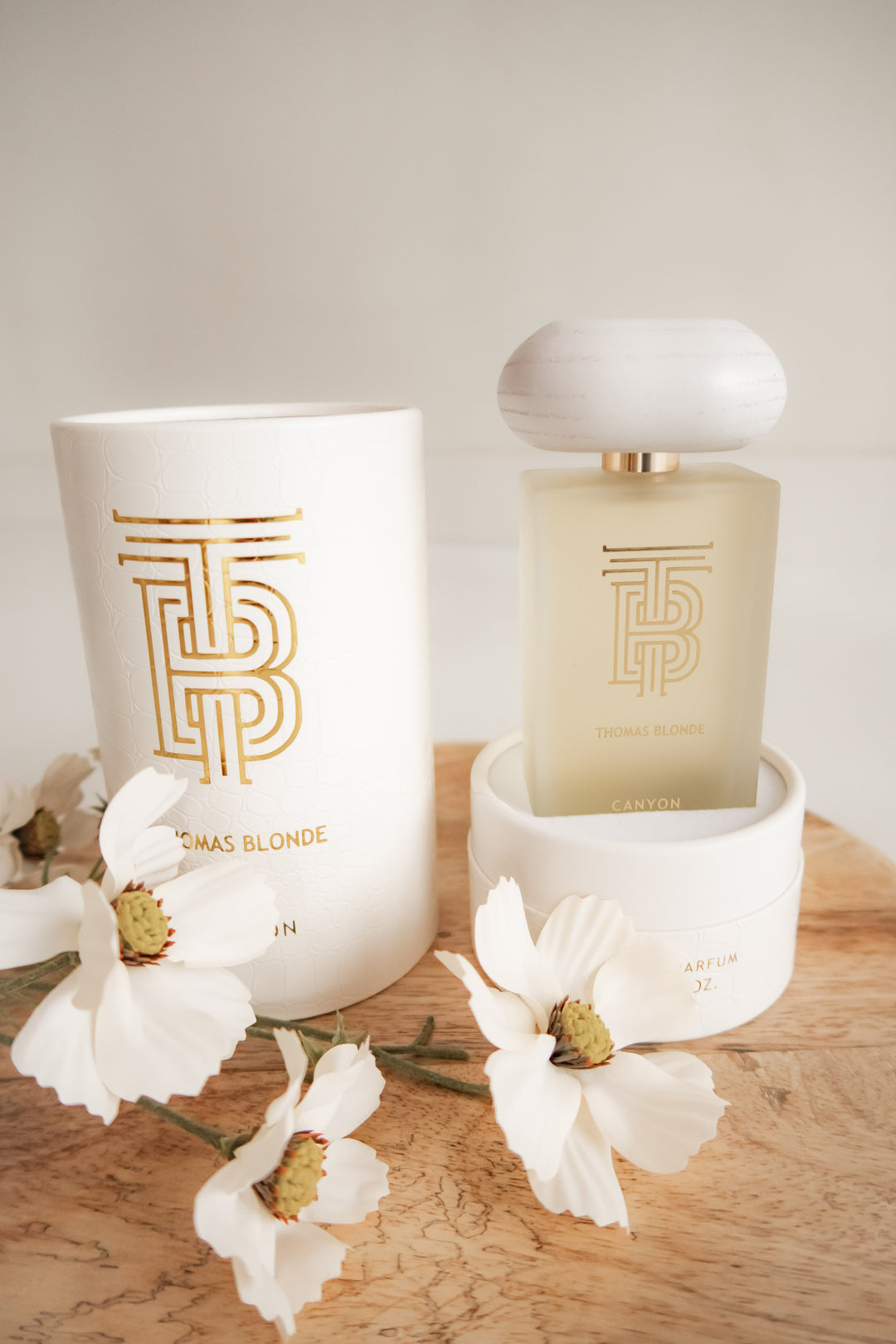Women’s luxury fragrance, Thomas Blonde Canyon perfume