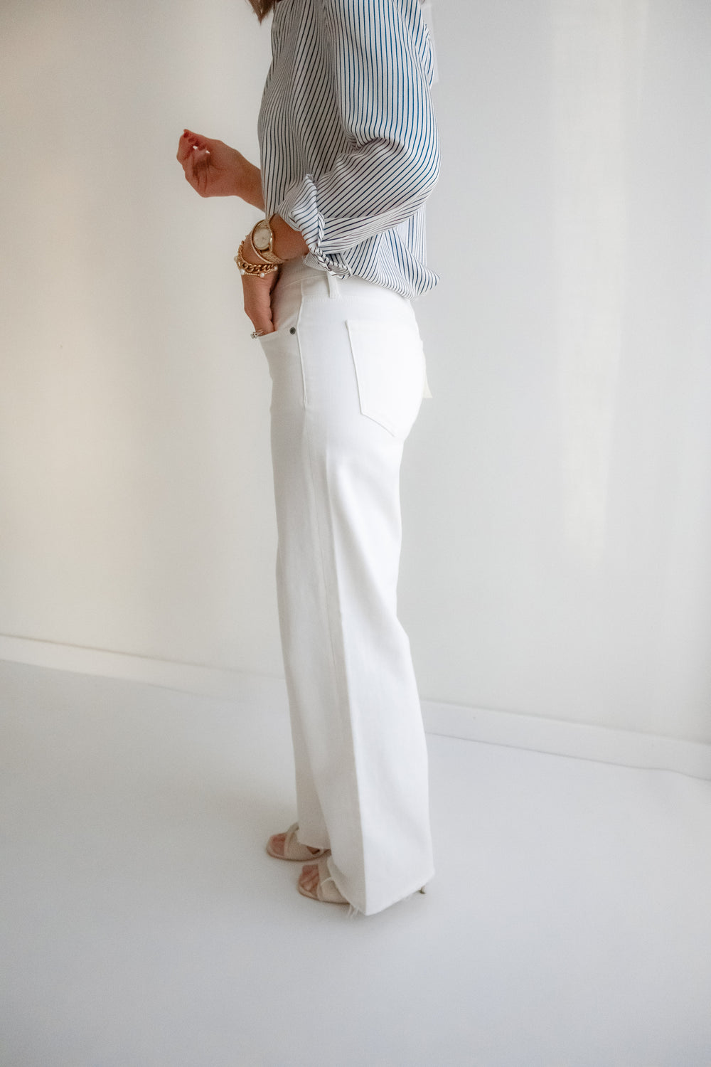 Soft white wide leg denim for spring outfits